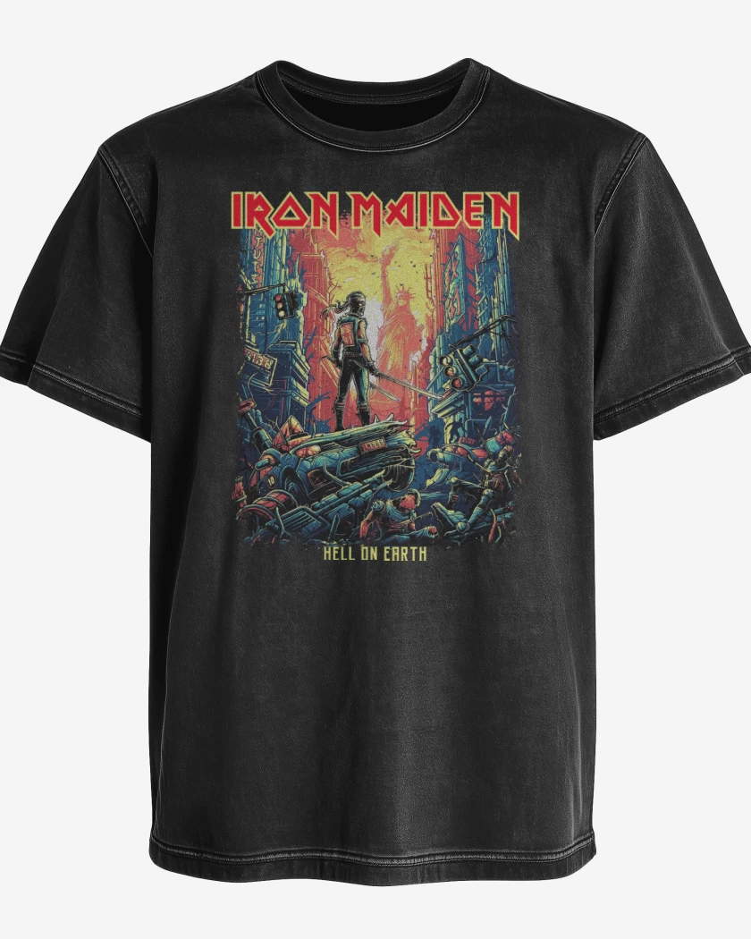 Polera desgastada Iron Maiden Hell on Earth