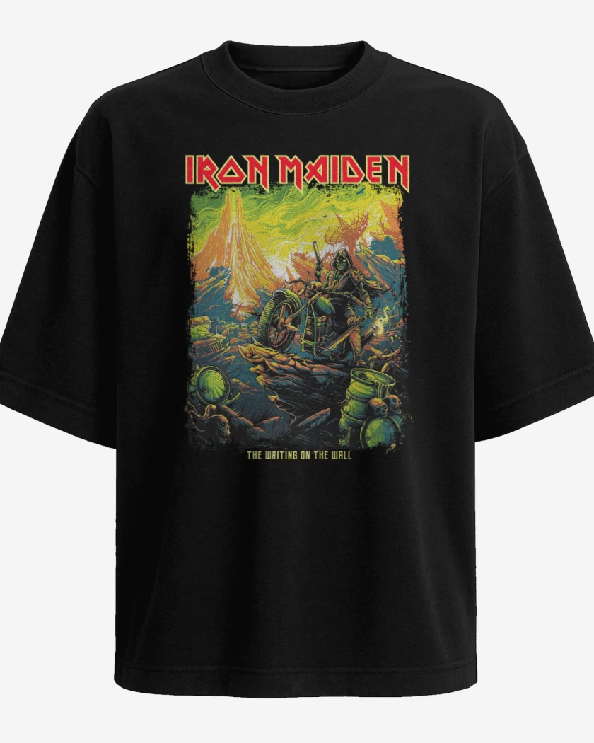 Polera Oversize Iron Maiden The Writing on the Wall