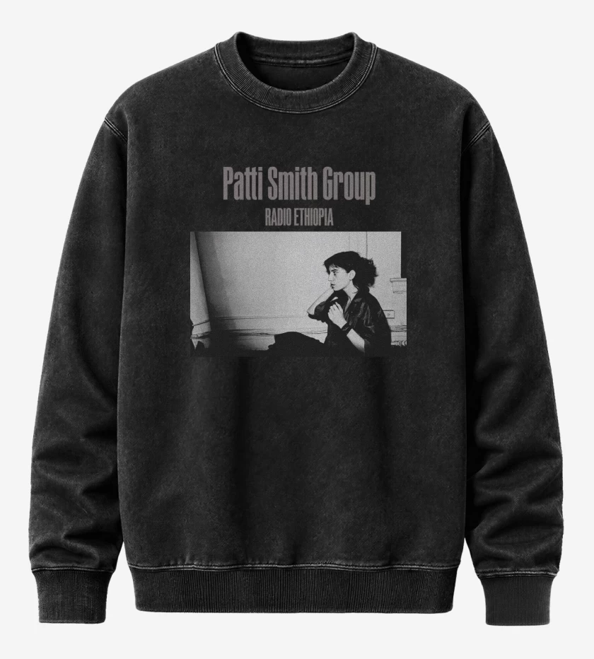 Poleron Polo Acid Wash Negro de Patti Smith Radio Ethiopia