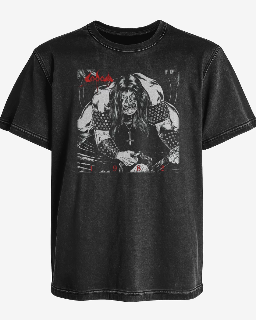 Polera desgastada Negro de Sodom 1982