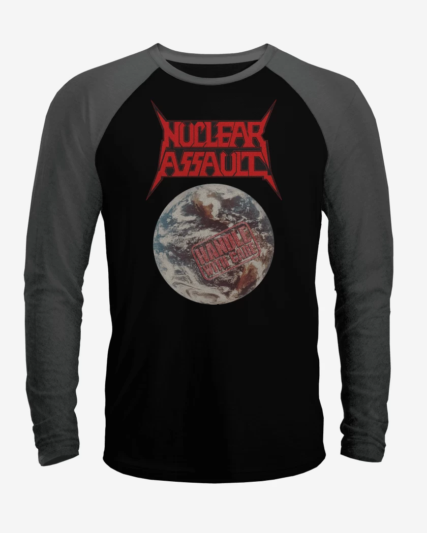 Polera Raglan Nuclear Assault Handle with Care