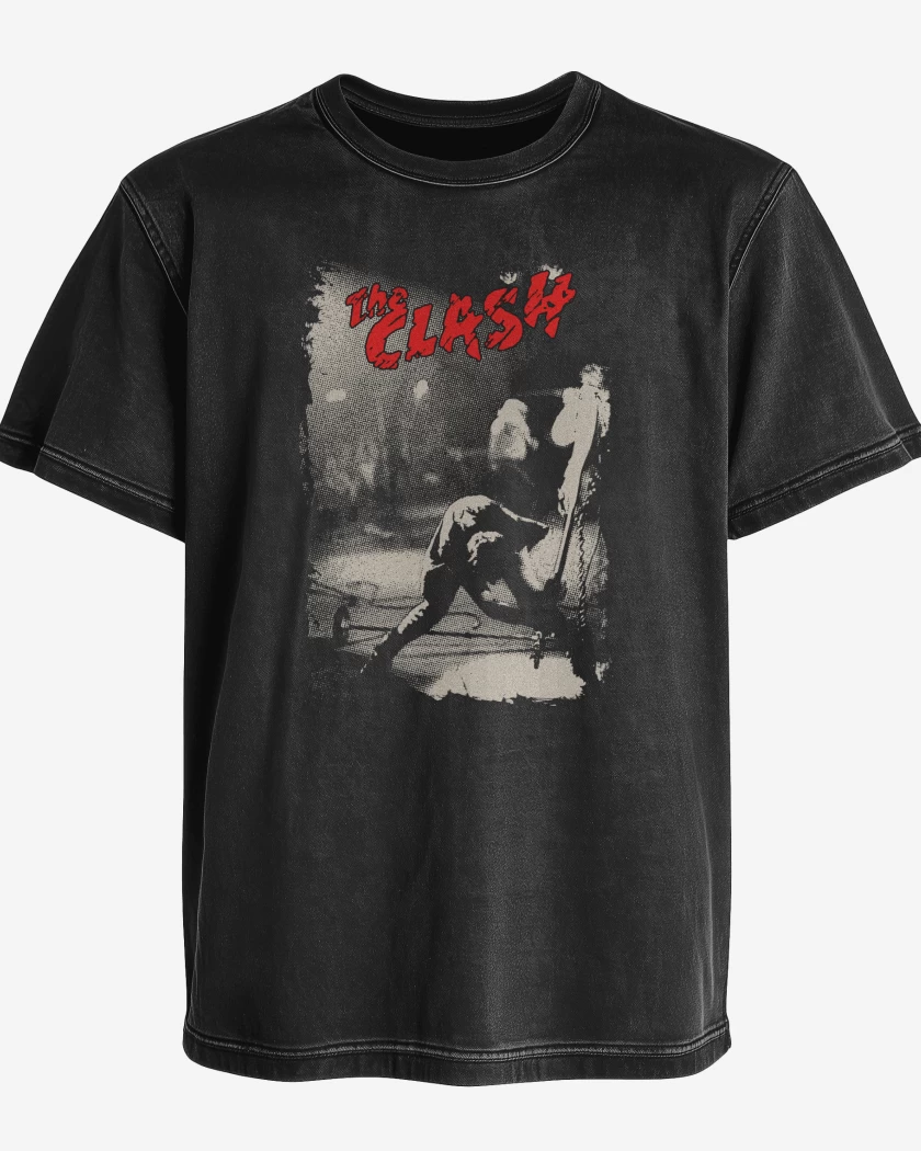 Polera desgastada Negro de The Clash 2