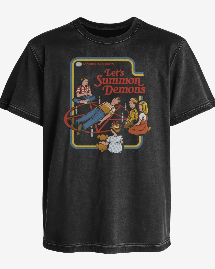Polera desgastada Negro de Invocando Demonios