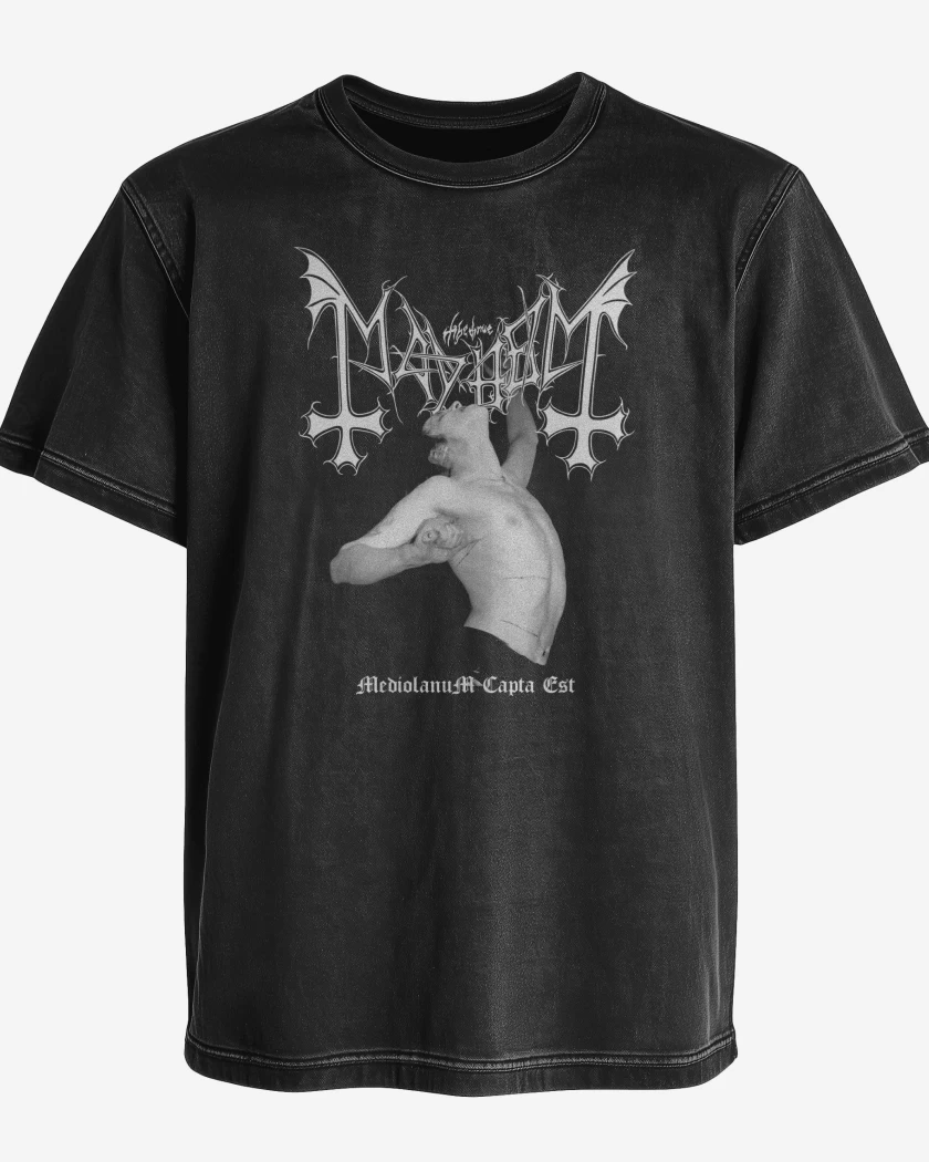 Polera desgastada Mayhem Mediolanum Capta Est