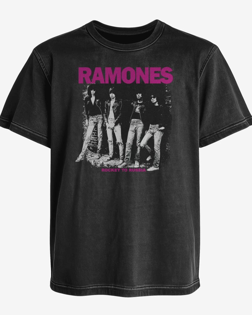 Polera desgastada Ramones Rocket to Russia 