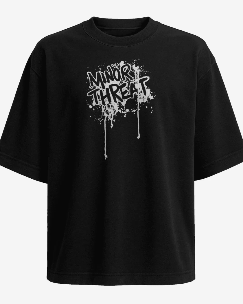 Polera Oversize Negro de Minor Threat Logo