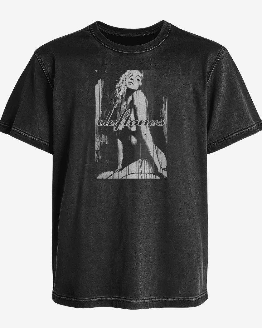 Polera desgastada Deftones Girl
