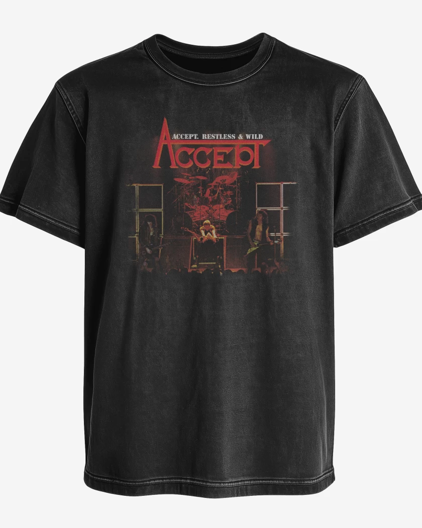 Polera desgastada Accept Restless & Wild