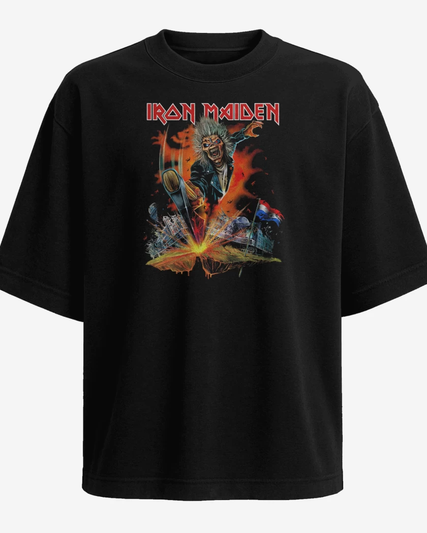 Polera Oversize Negro de Iron Maiden Paises Bajos