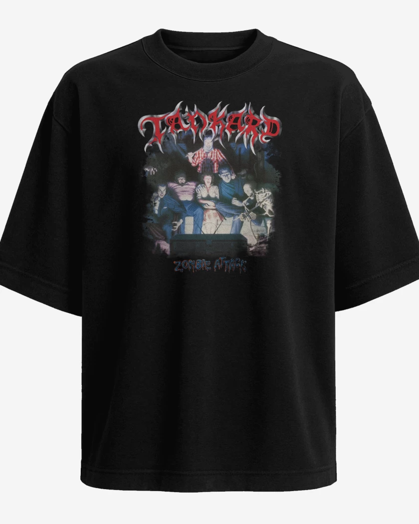 Polera Oversize Negro de Tankard Zombie Attack
