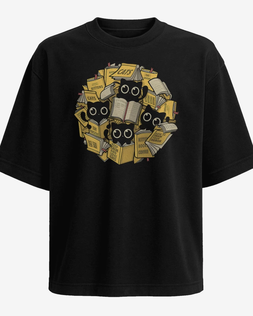 Polera Oversize Negro de Gatitos Lectores