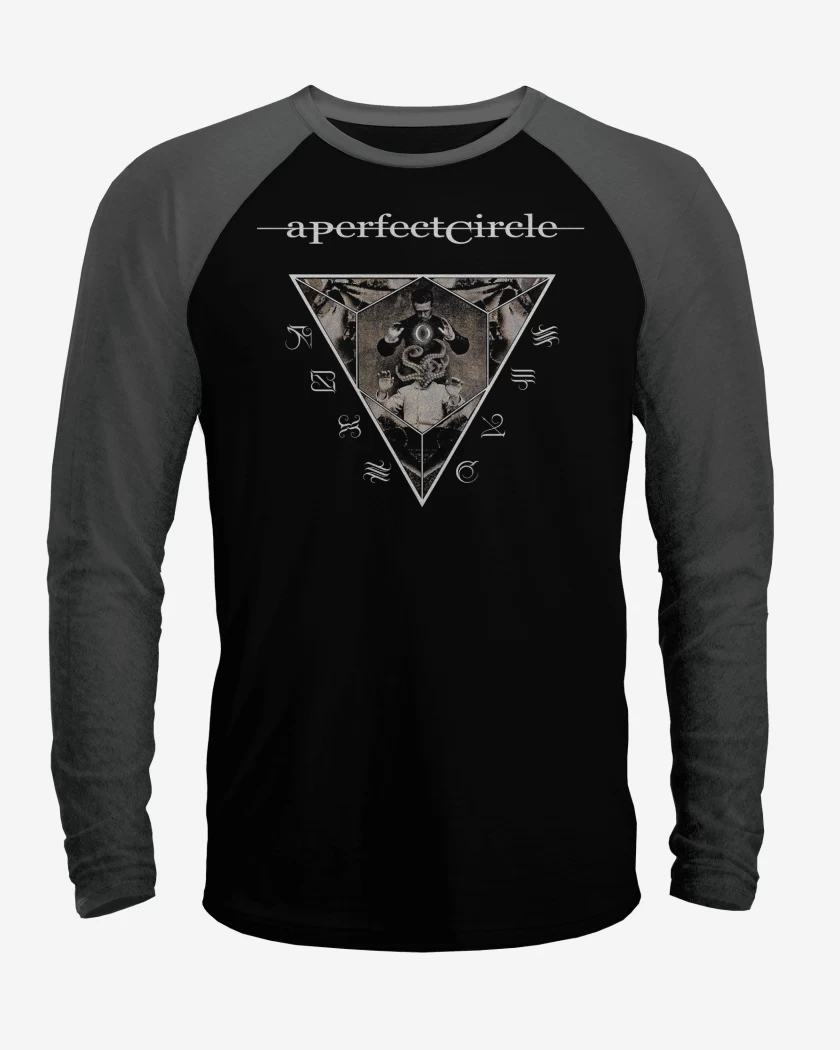 Polera Raglan A Perfect Circle Outsider