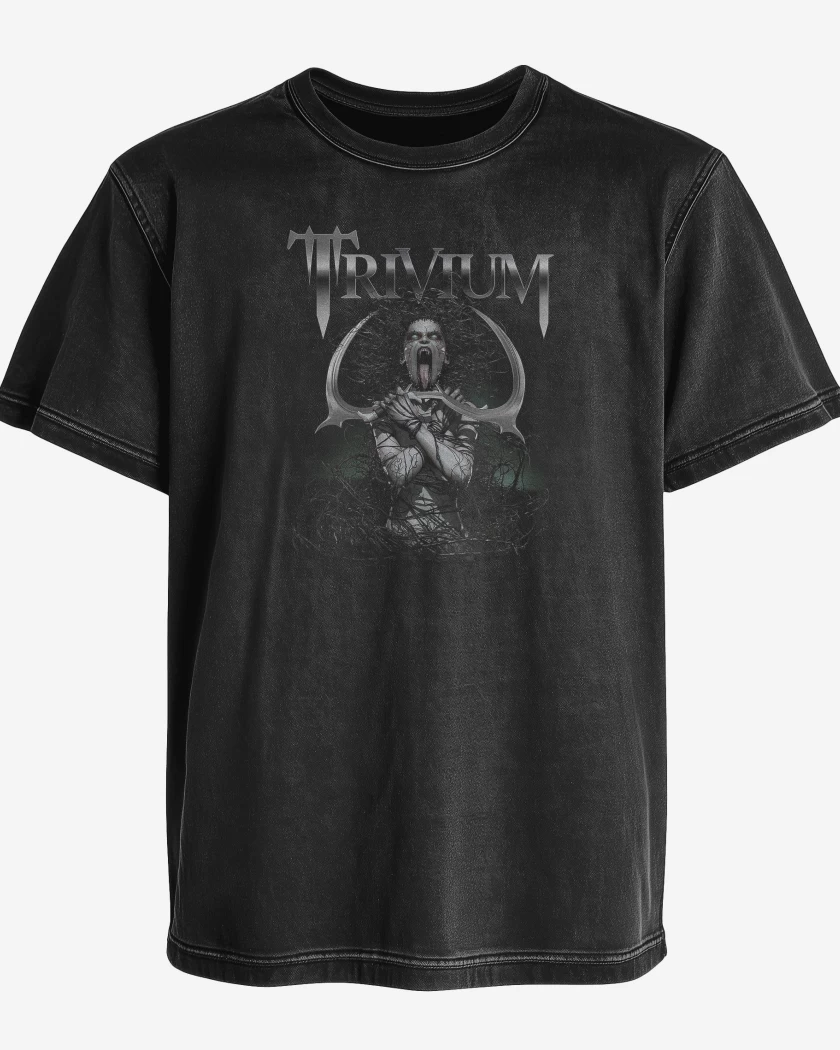 Polera desgastada Trivium Witch