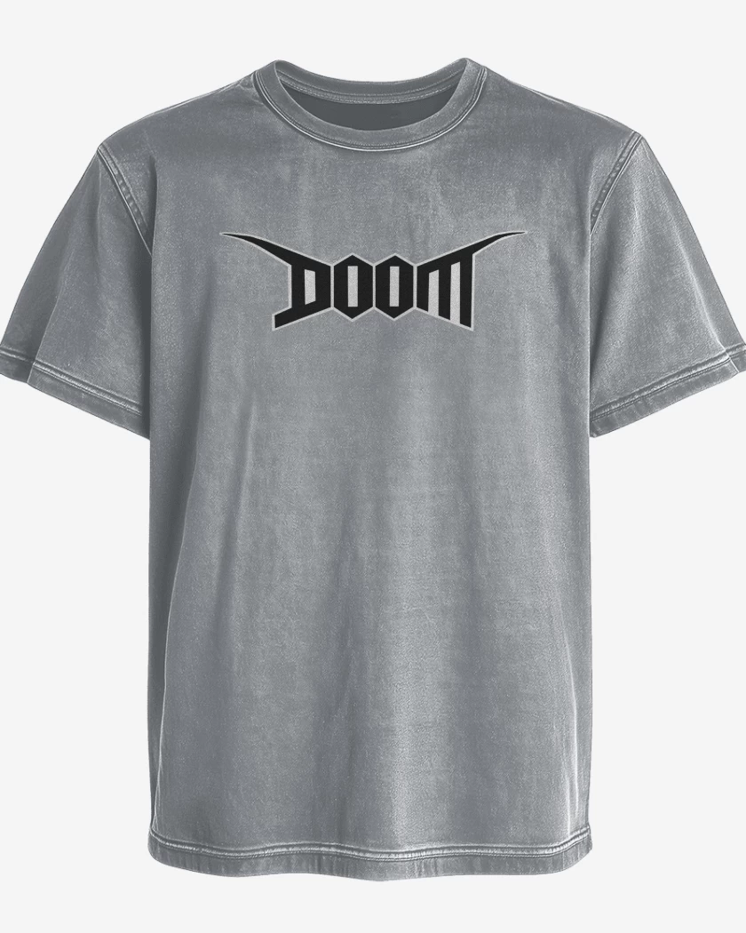 Polera desgastada Doom Logo