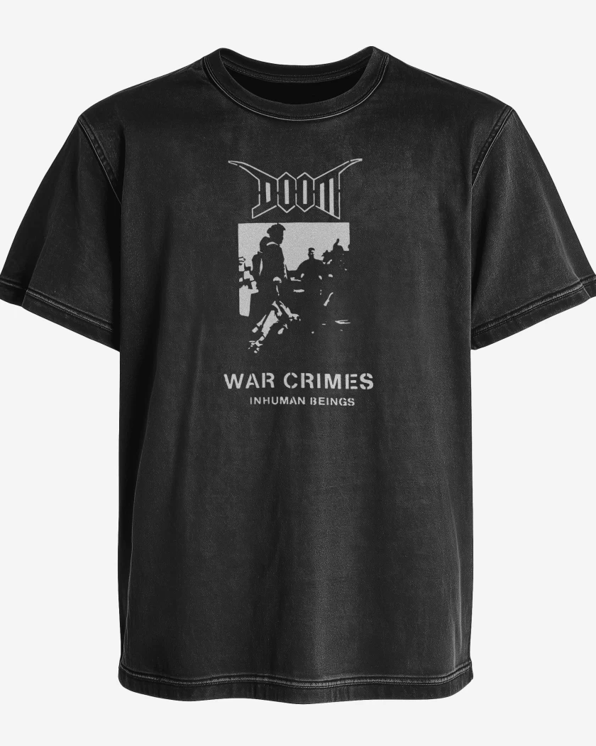 Polera desgastada Negro de Doom War Crimes