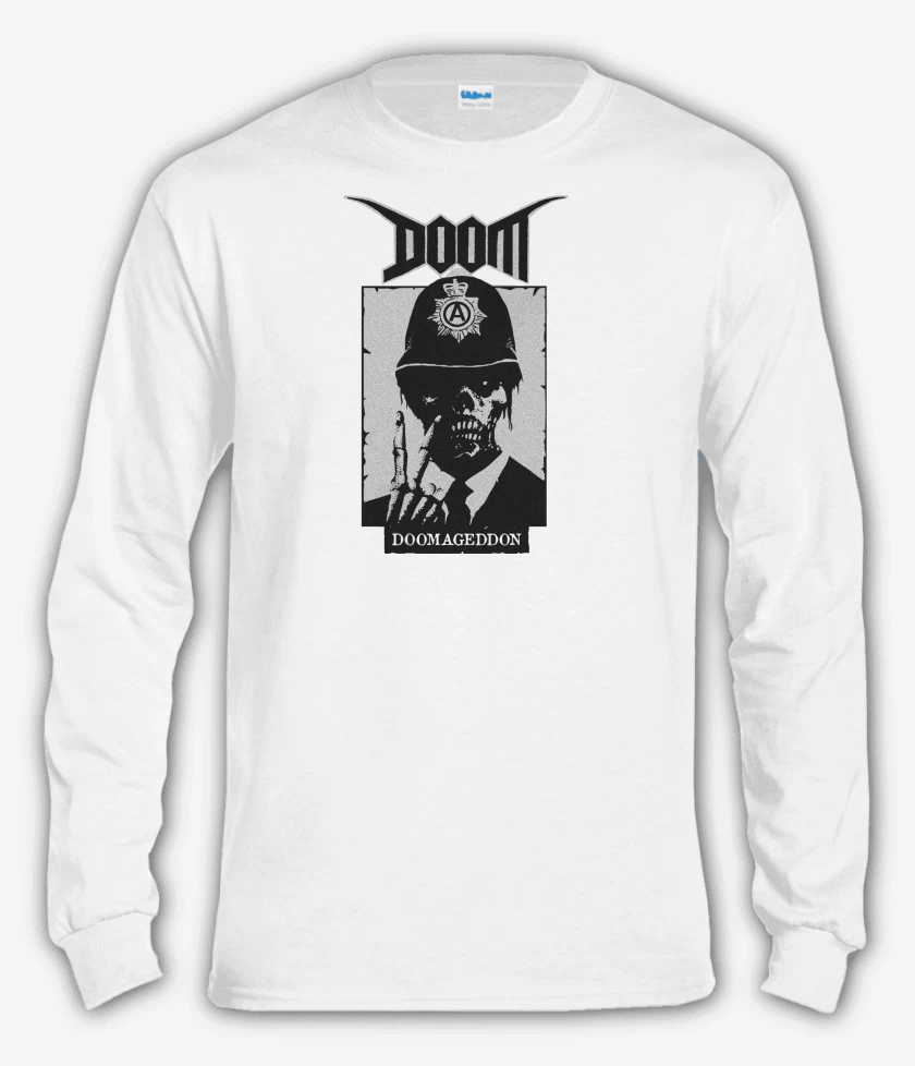 Polera manga larga Blanco de Doom Doomageddon N