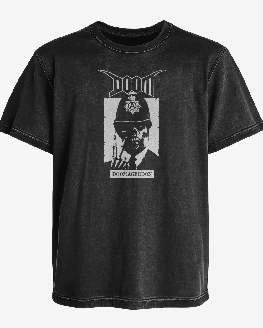 Polera desgastada Negro de Doom Doomageddon