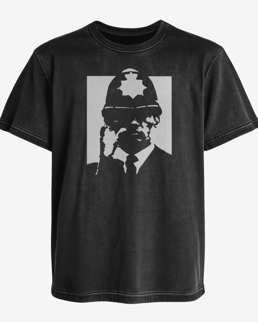 Polera desgastada Doom Police Bastard