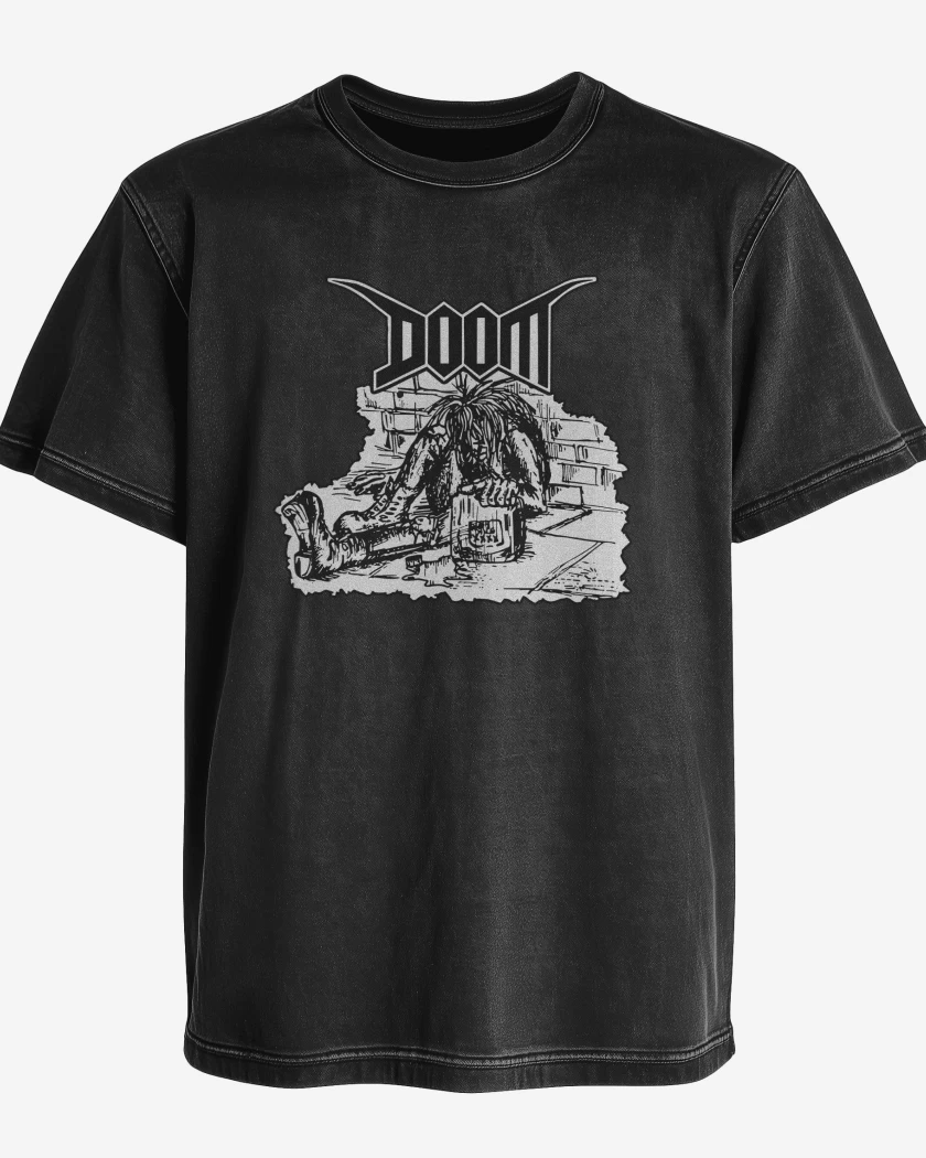 Polera desgastada Negro de Doom Crsut II