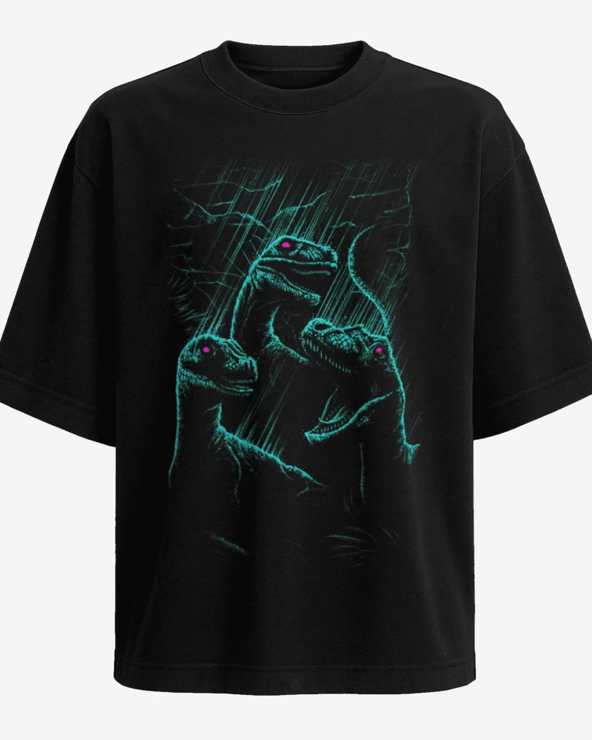 Polera Oversize Negro de Dinosauritos