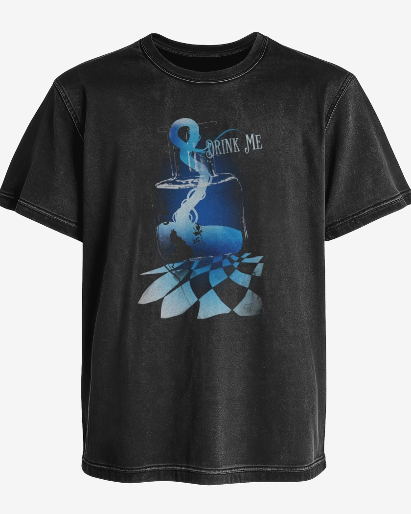 Polera desgastada Drink me 