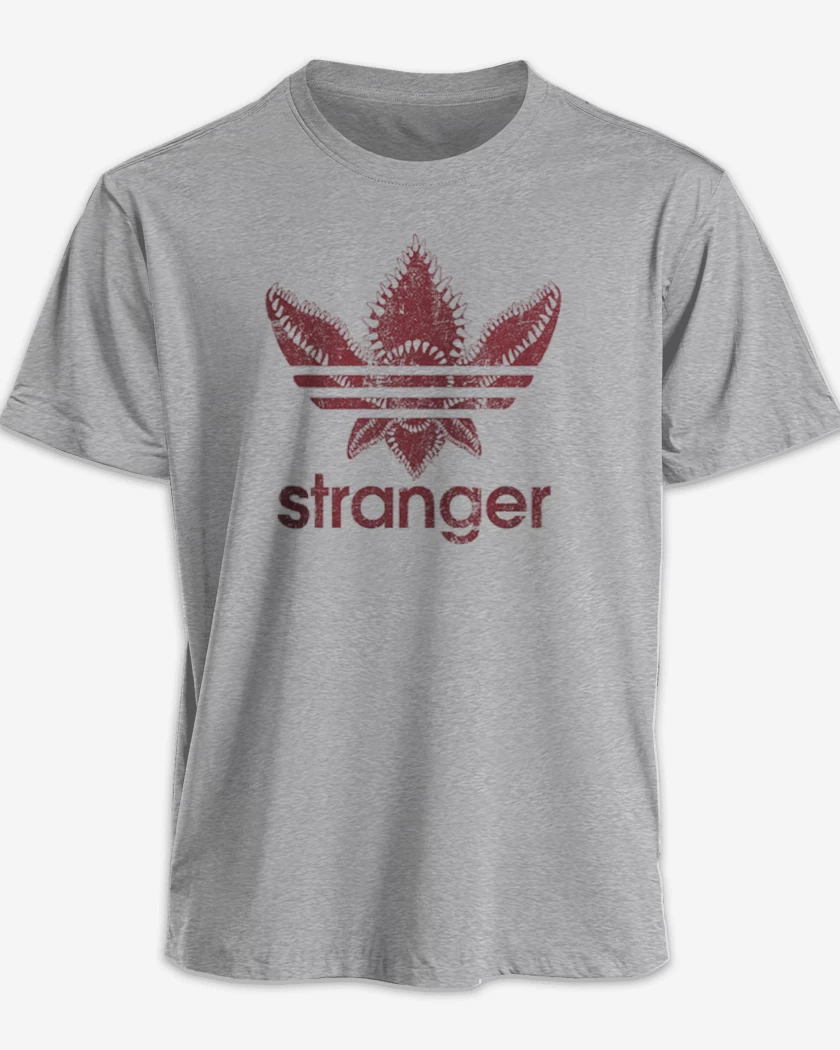 Polera Stranger 