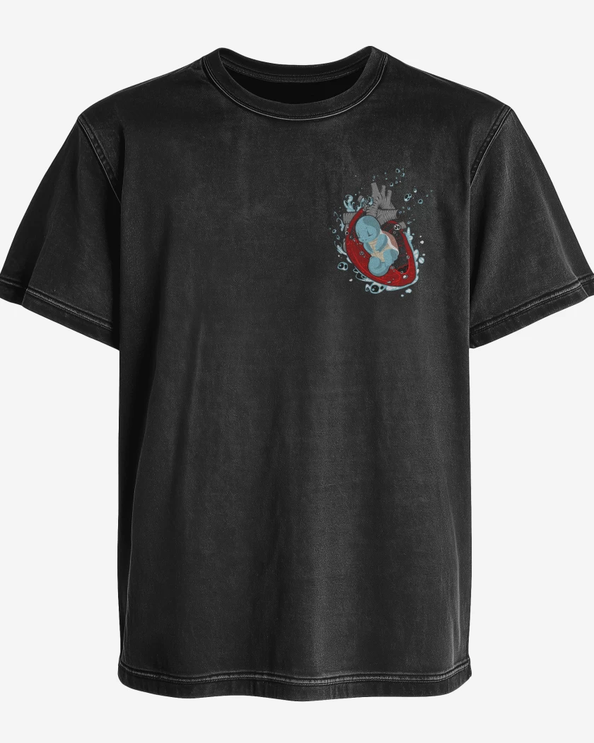Polera desgastada corazon squirtle