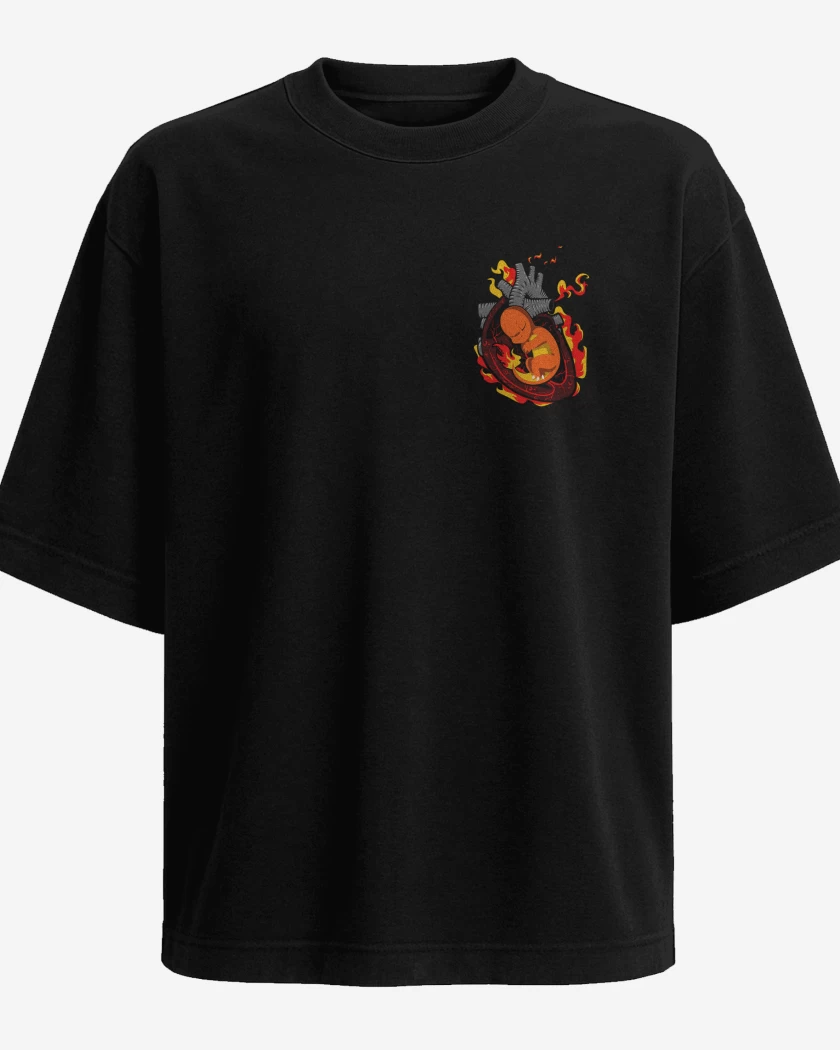 Polera Oversize corazon charmander