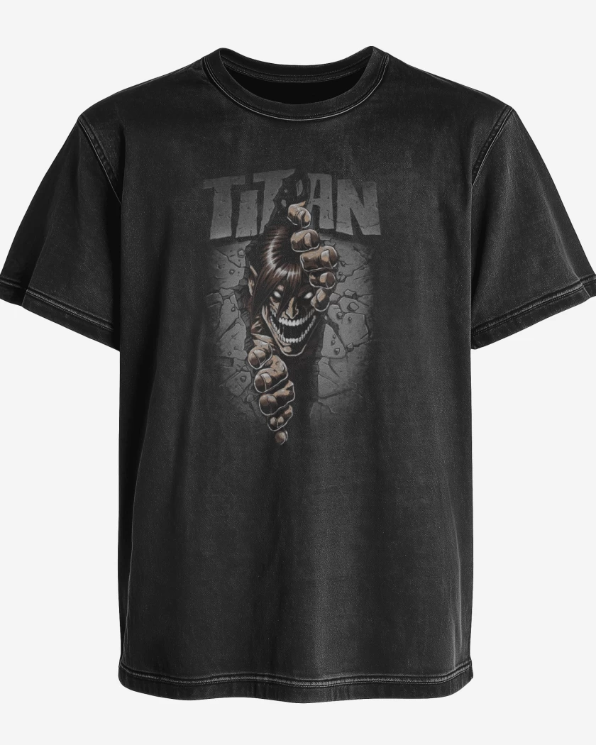 Polera desgastada Negro de Eren Titan