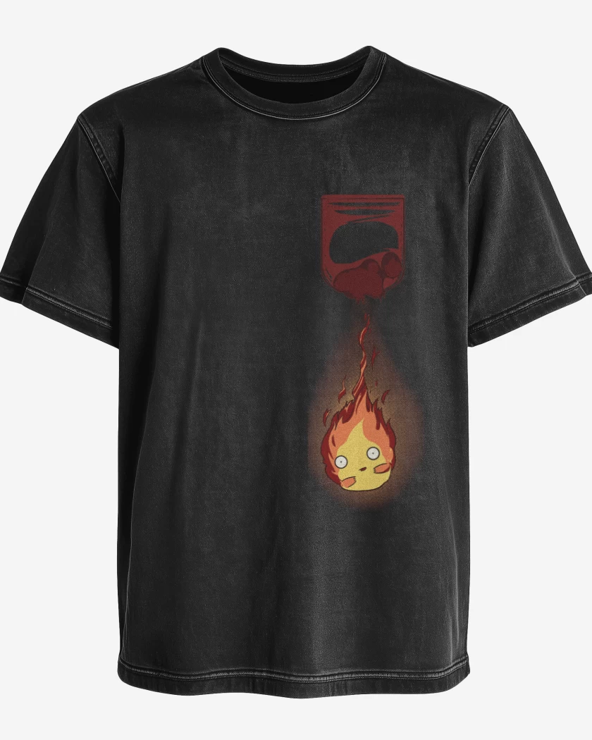 Polera desgastada castillo ambulante fueguito bolsillo