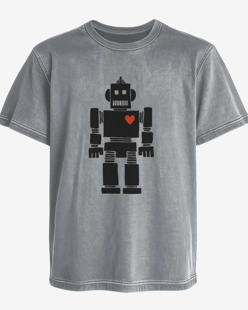 Polera desgastada corazon de robot