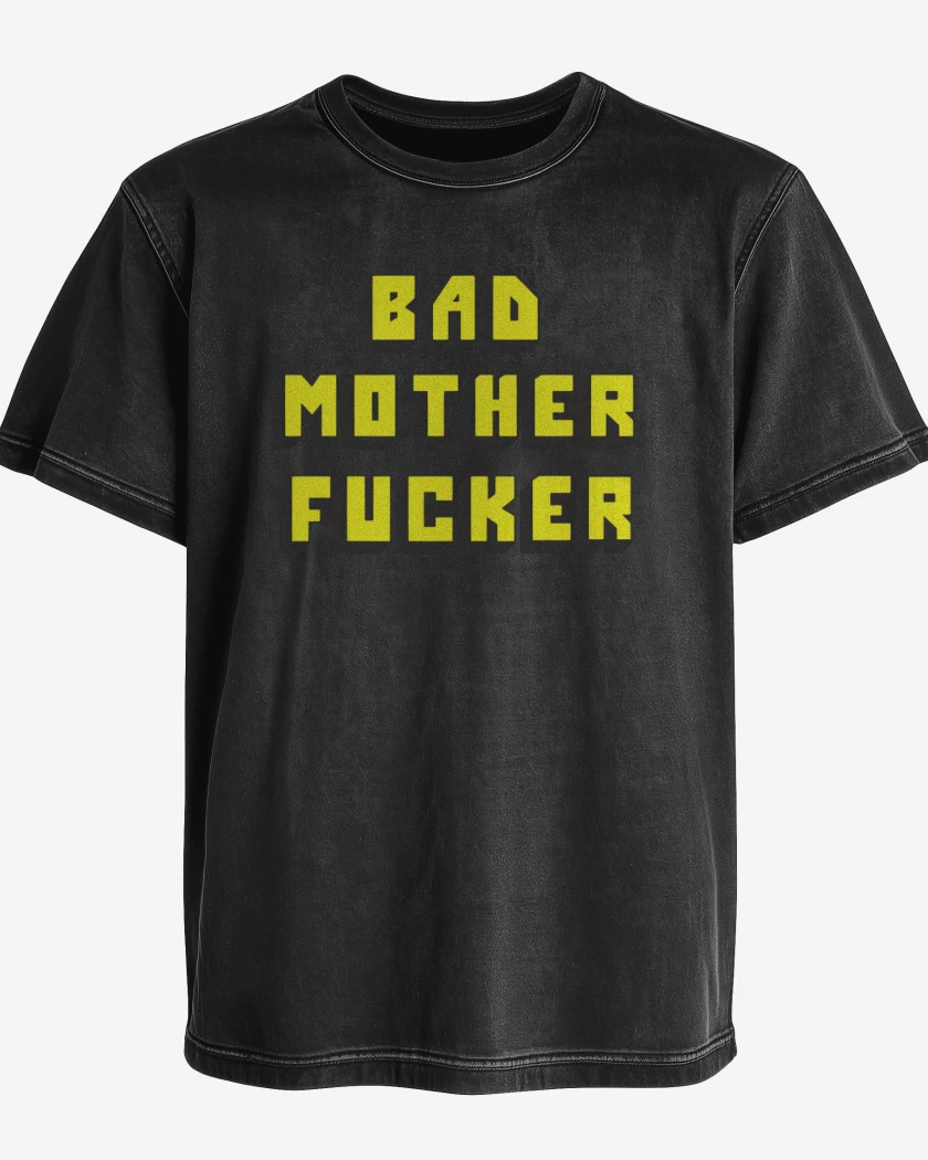 Polera desgastada Negro de Bad mother fucker