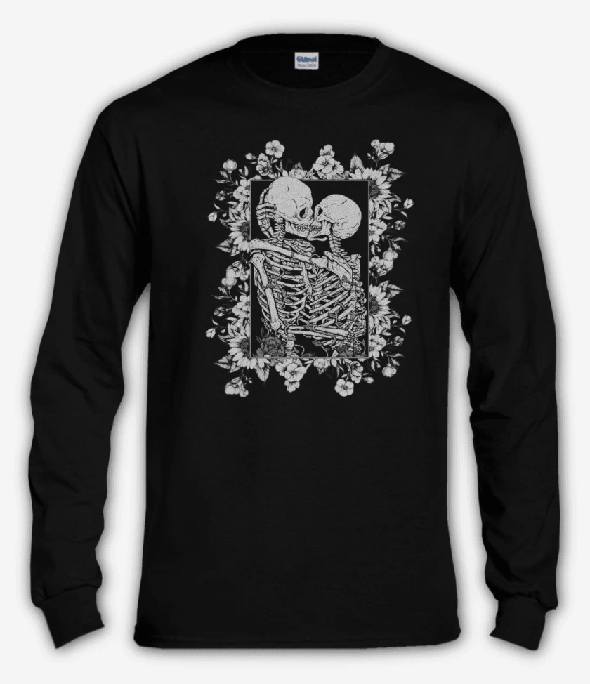 Polera manga larga Negro de Beso calaveras con flores