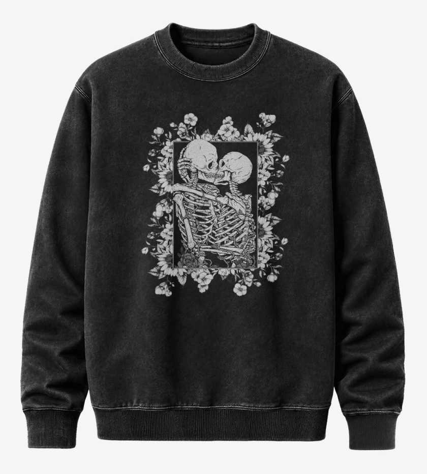 Poleron Polo Acid Wash Negro de Beso calaveras con flores