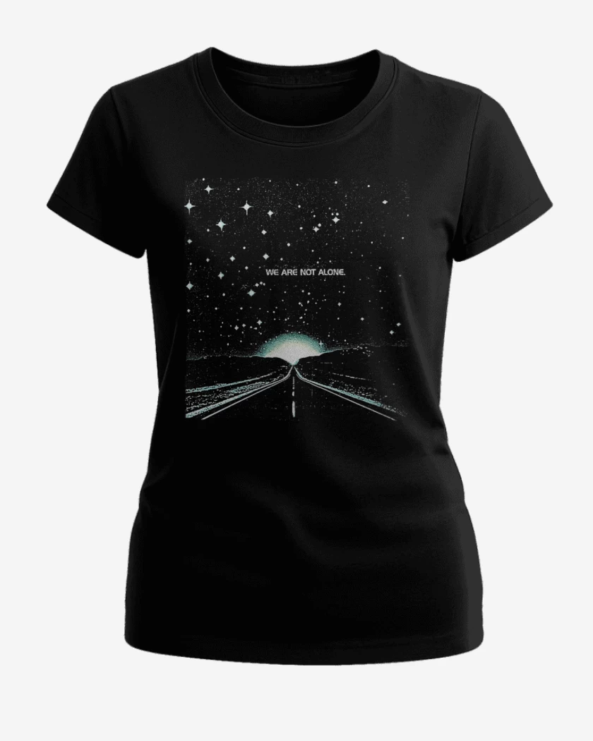 Polera de Mujer Negro de We are not alone