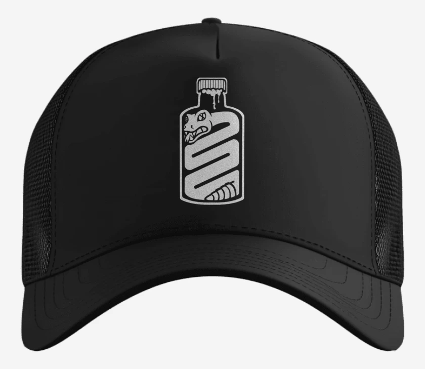 Gorro Negro de Snake in a bottle