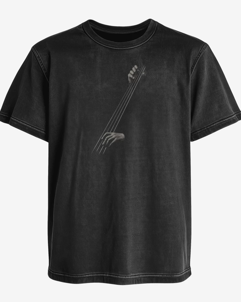 Polera desgastada Negro de CONTRABAJO MANO 