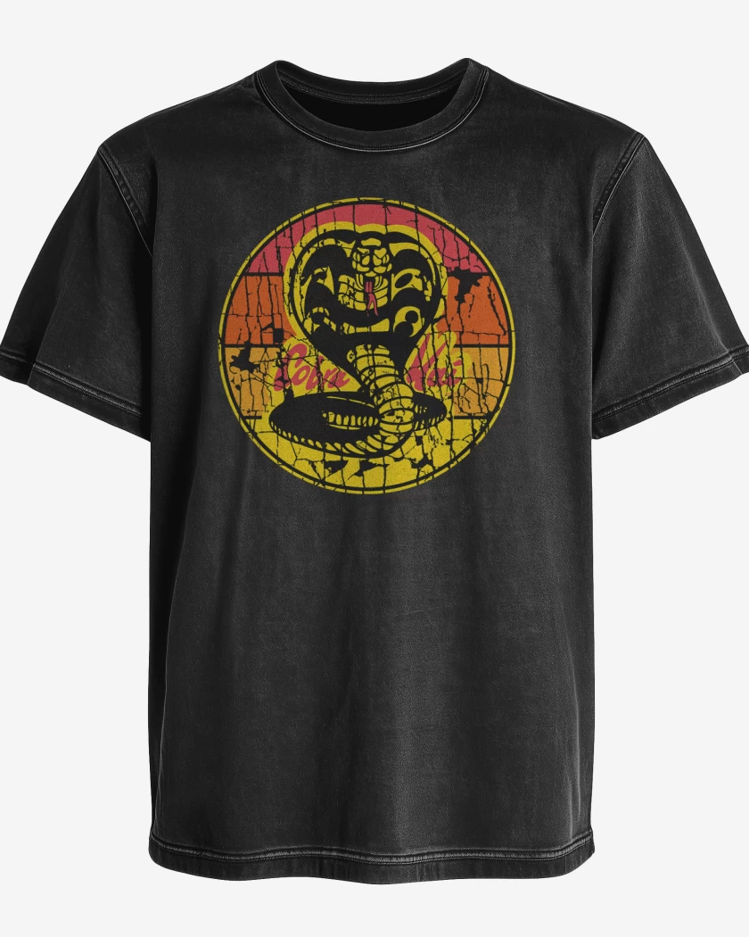 Polera desgastada Cobra kai