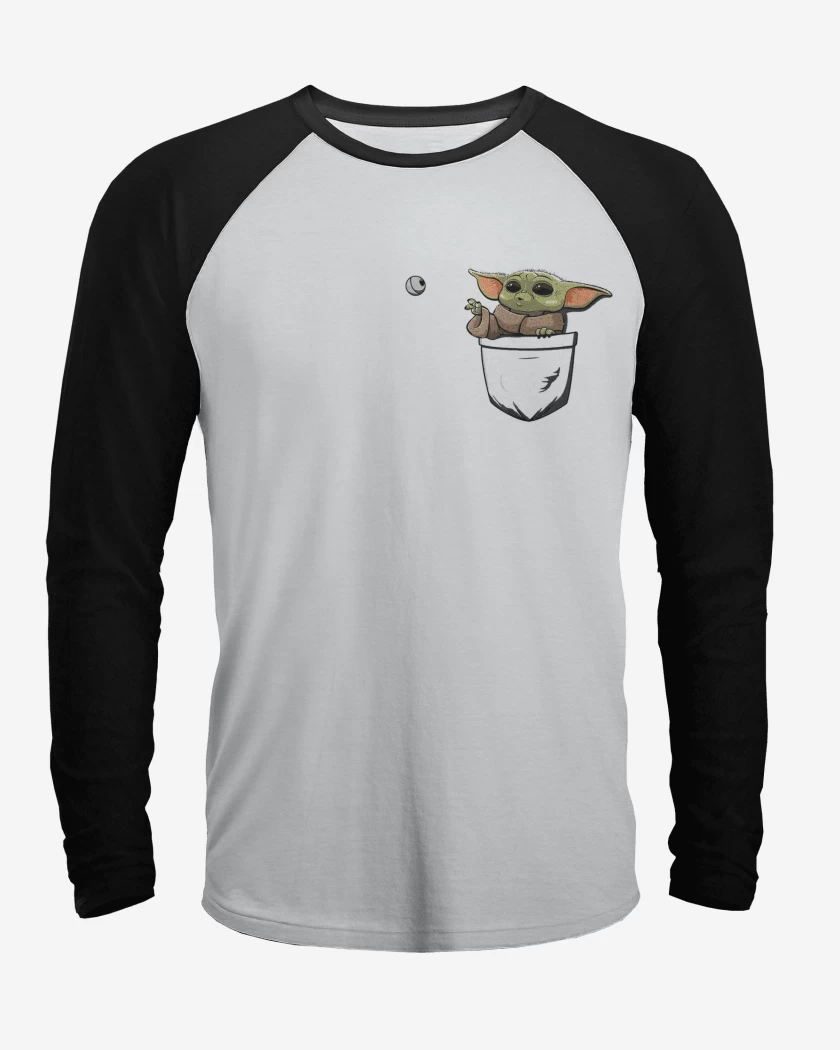 Polera Raglan Grogu de bolsillo