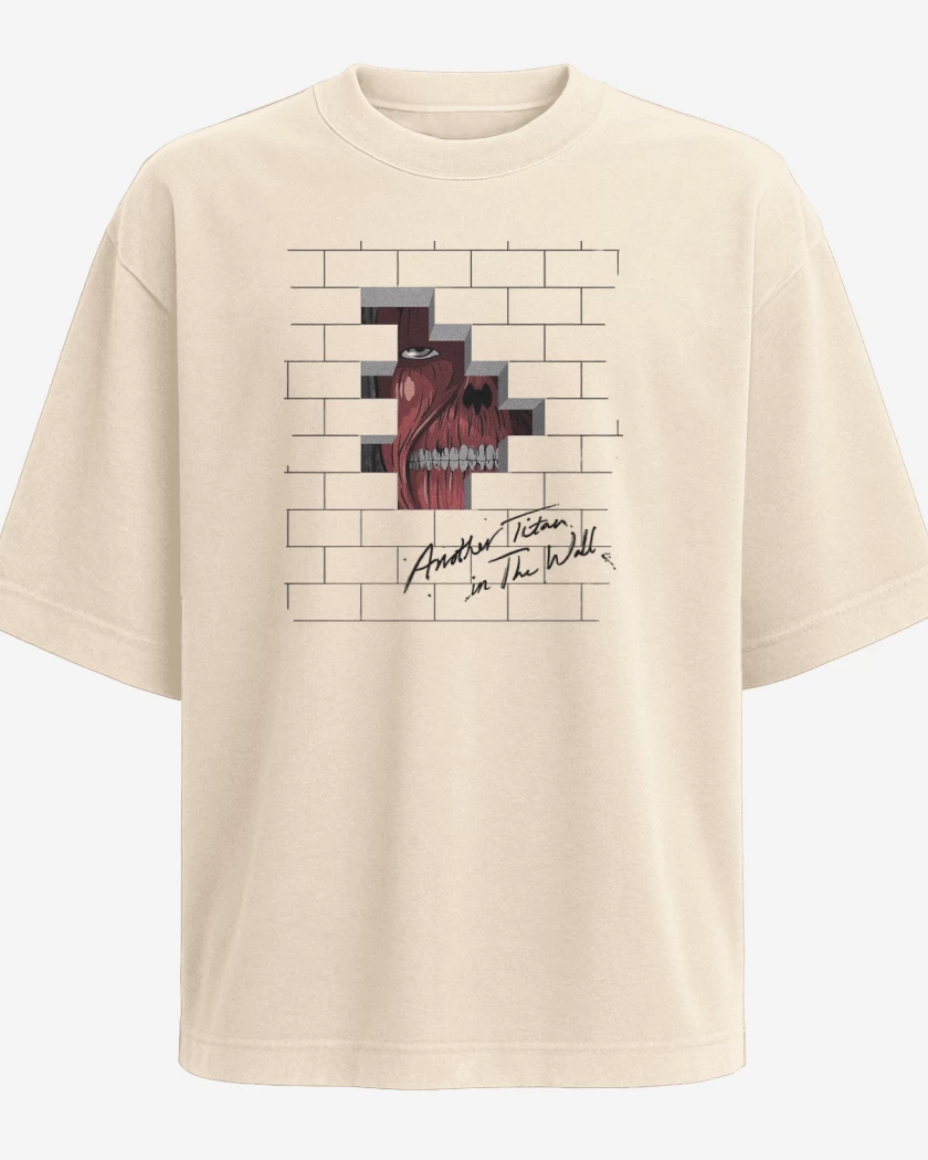 Polera Oversize Otro Titán en el Muro
