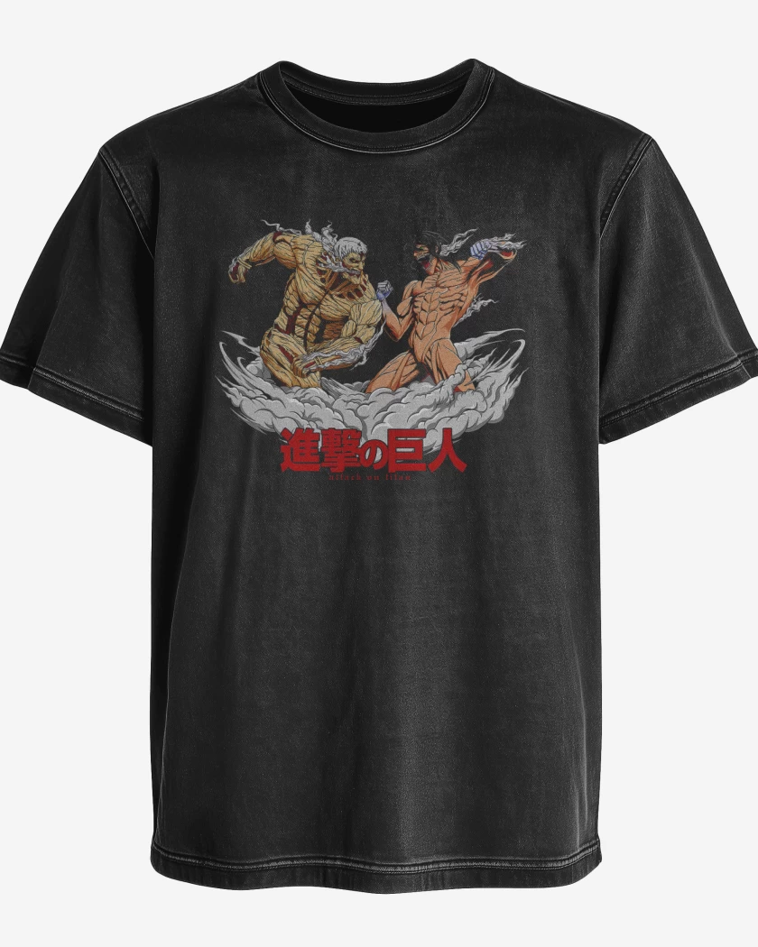 Polera desgastada Titan Acorazado vs Titan de Ataque