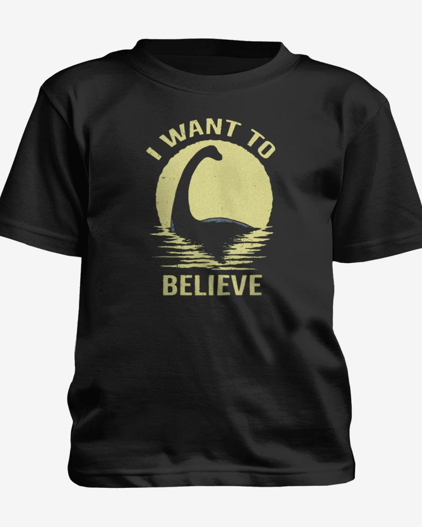Polera de niño Negro de I want to believe in Nessie