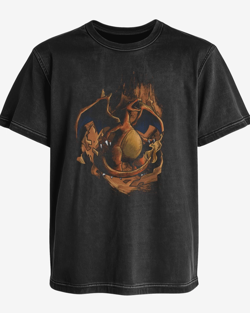 Polera desgastada Negro de Charizard Ígneo 