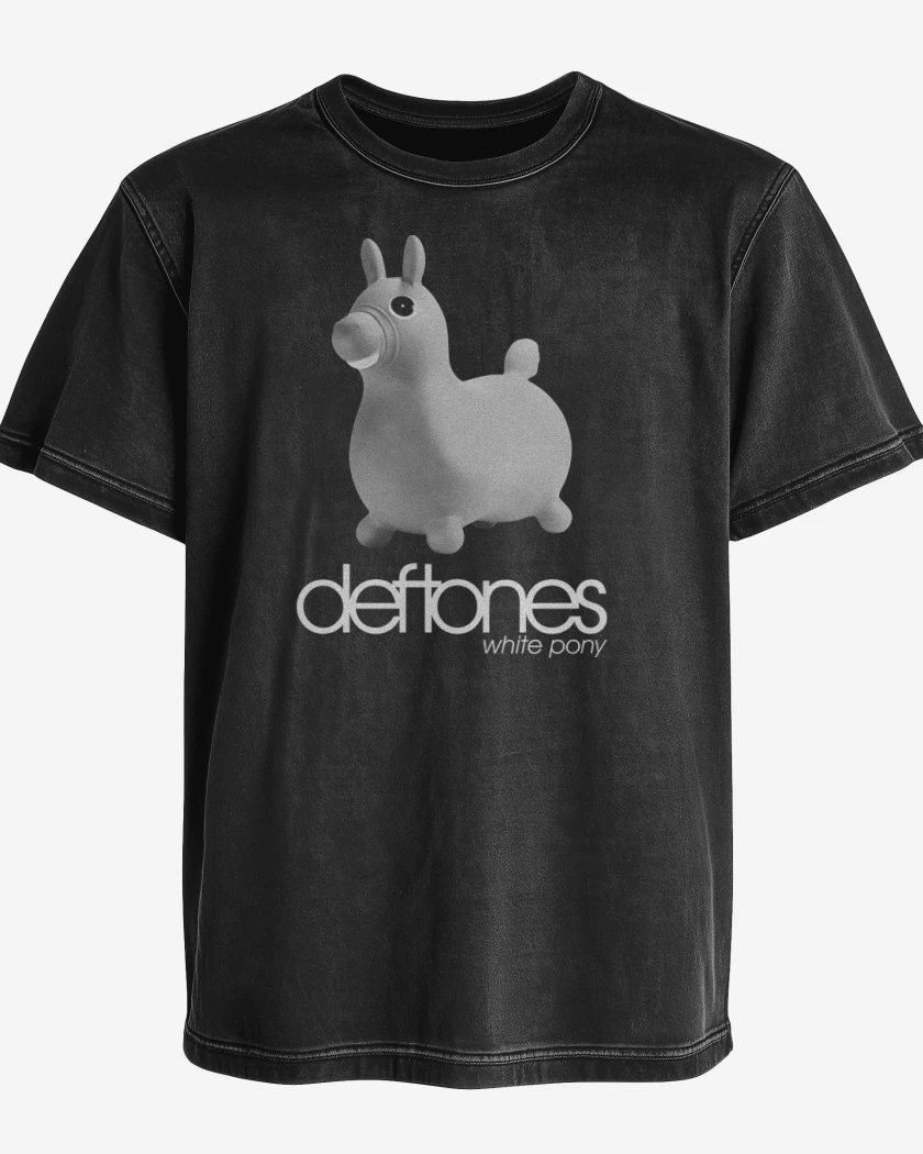Polera desgastada White Pony