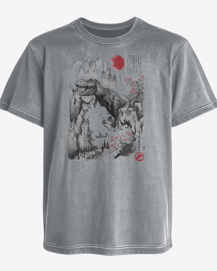 Polera desgastada T-Rex en Japón