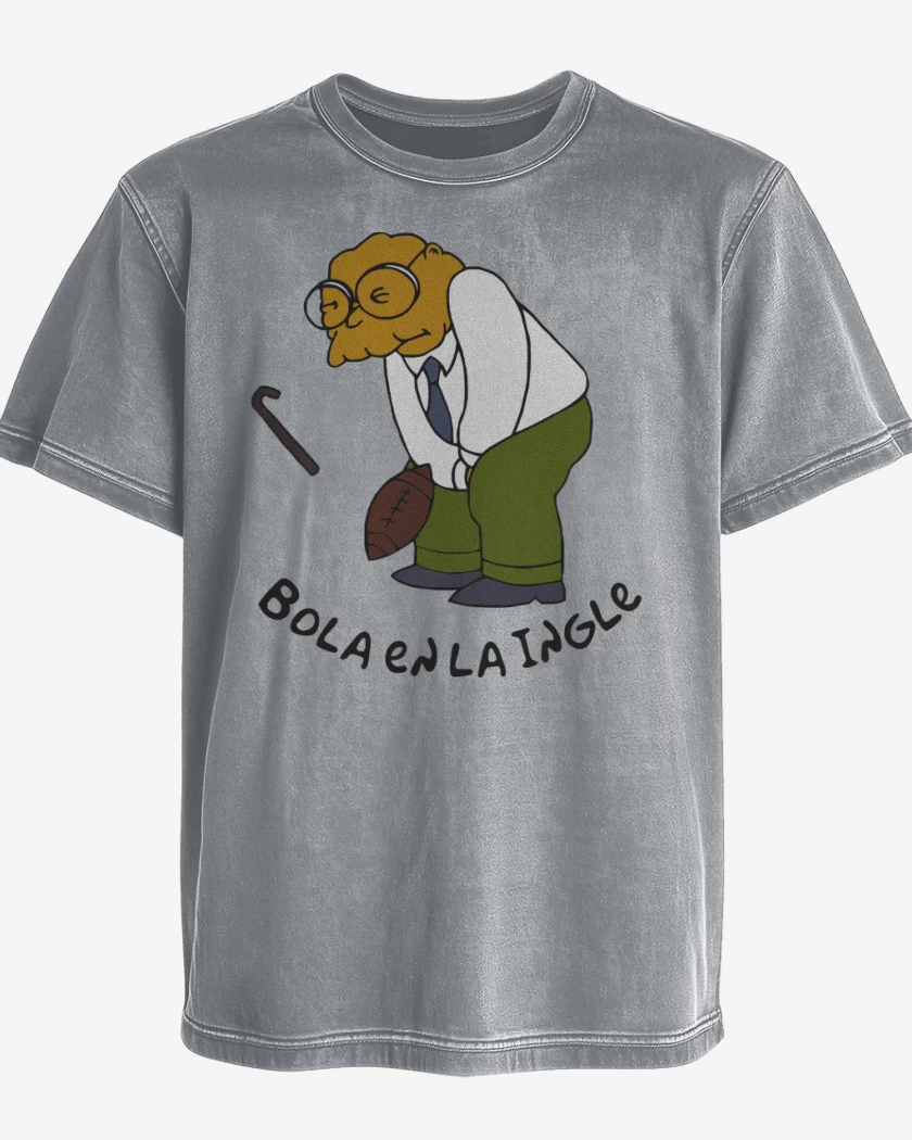 Polera desgastada Bola en la Ingle
