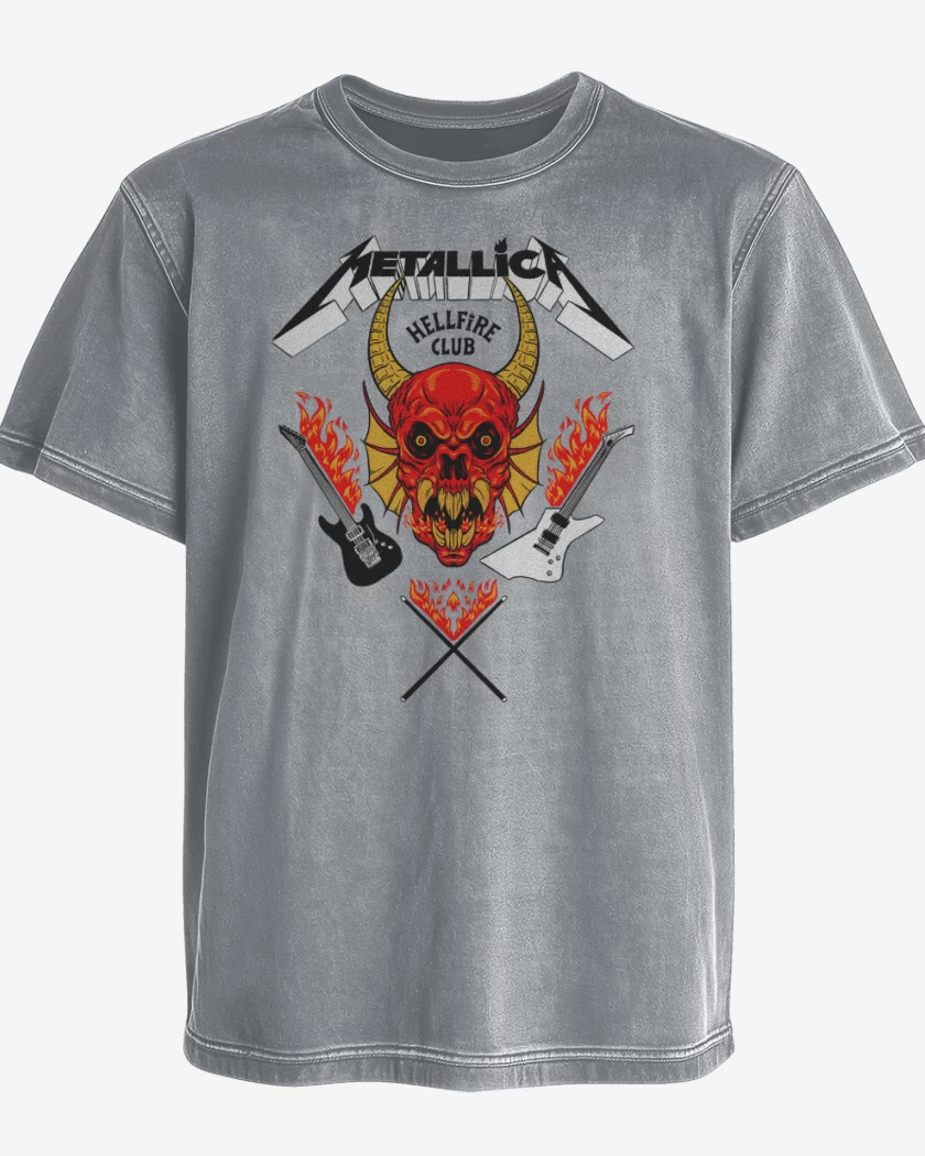 Polera desgastada Metallica Hellfire Club W