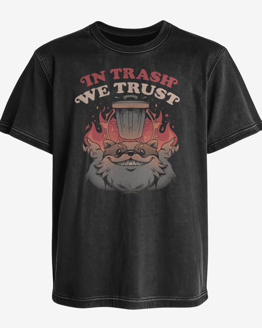 Polera desgastada In Trash We Trust