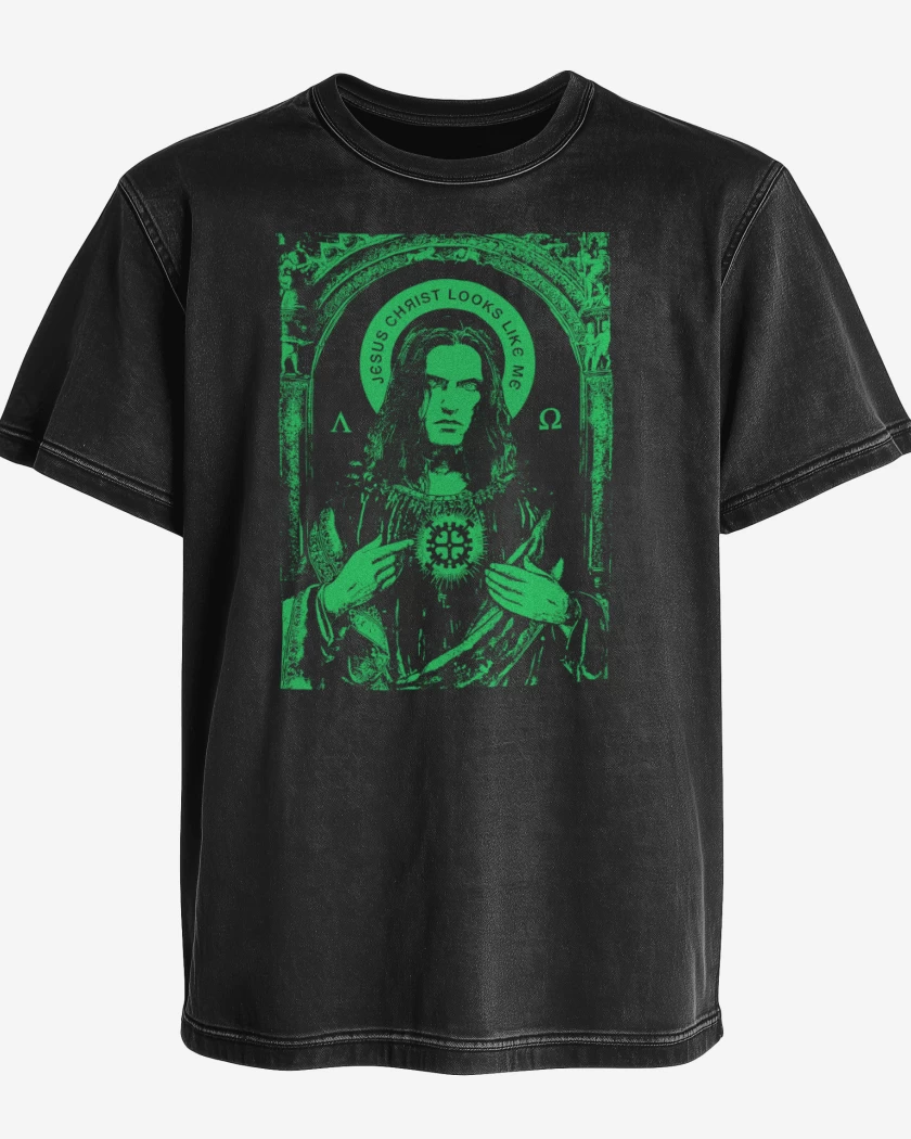 Polera desgastada Jesus Chrits Looks Like Me