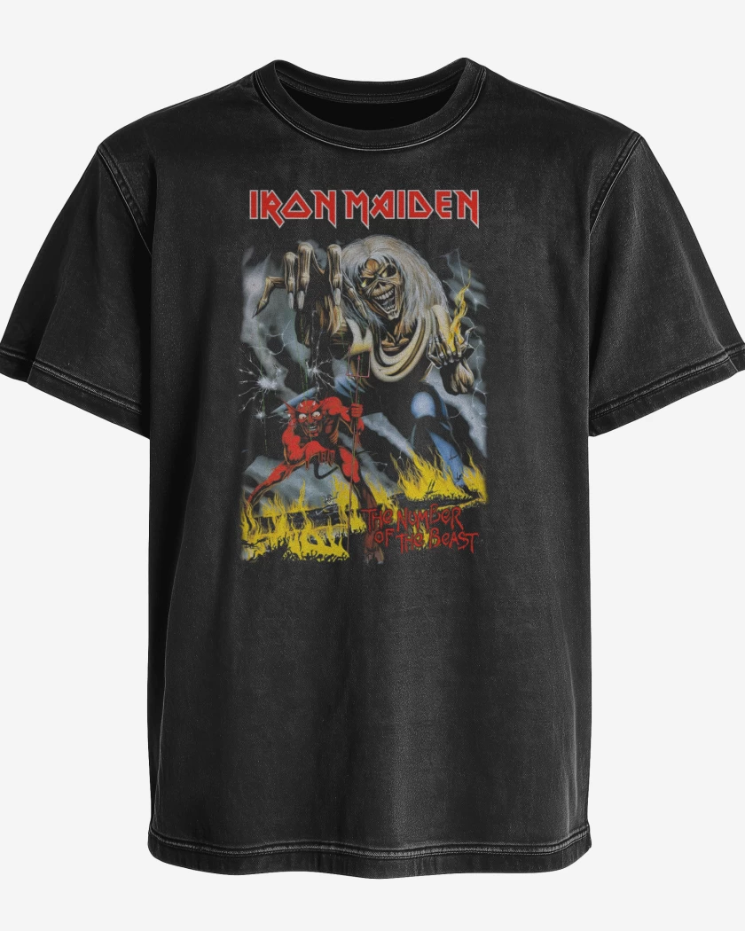 Polera desgastada Number of the Beast